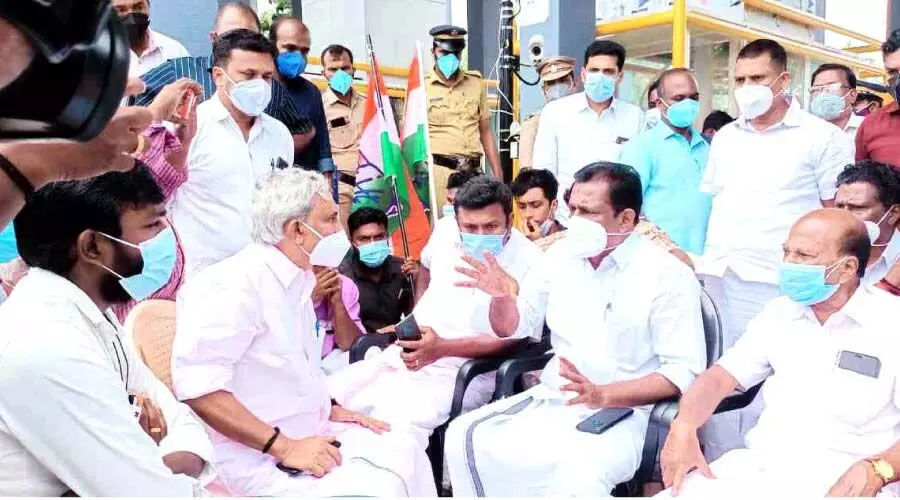 വ്യാപക പ്രതിഷേധം; തിരുവല്ലത്ത് തൽക്കാലം ടോൾ പിരിവില്ല