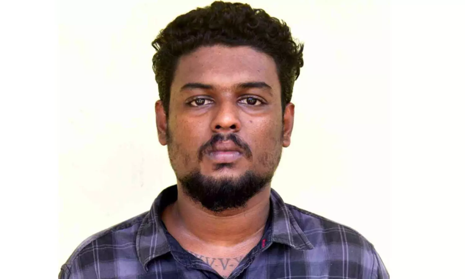 ഇരുമ്പനത്ത് യുവാവിനെ മരിച്ച നിലയില്‍ കണ്ടെത്തിയ സംഭവം കൊലപാതകം