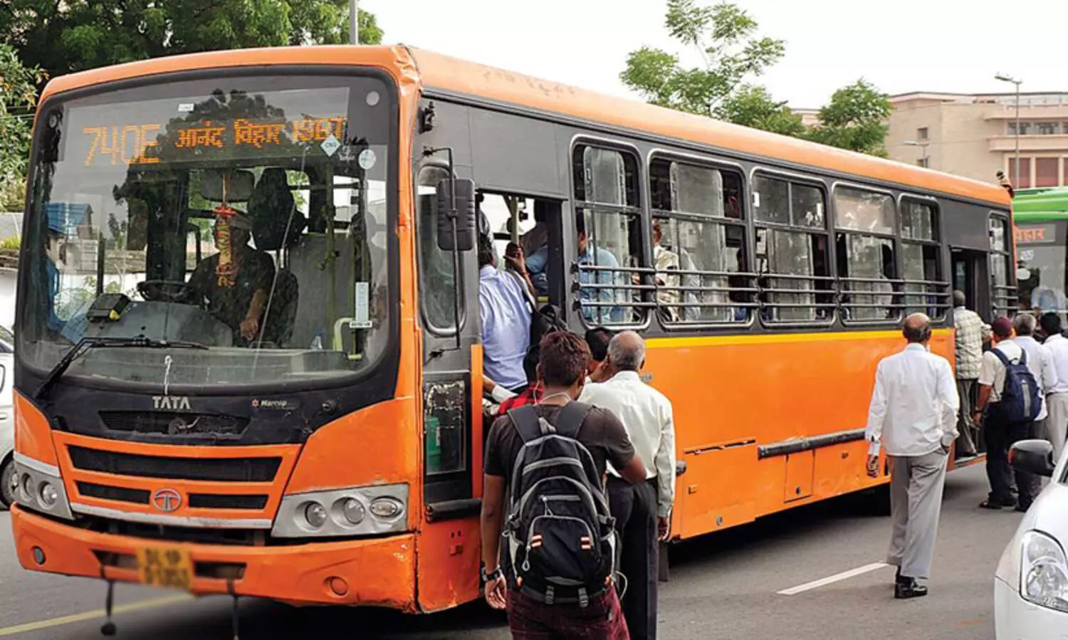 ഡ​ൽ​ഹി സ​ർ​ക്കാ​ർ 1,000 ലോ ​​​ഫ്ലോ​ർ ബ​സു​ക​ൾ വാ​ങ്ങി​യ​തിൽ​ സി.ബി.ഐ അന്വേഷണം
