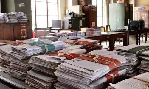 സർക്കാർ സ്ഥാപനങ്ങൾക്ക് ഇന്ന് മുതൽ തുടർച്ചയായി അഞ്ചു ദിവസം അവധി; ഇന്ന് ബാങ്കുകൾ പ്രവർത്തിക്കും