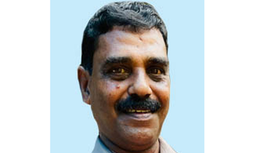 വി​മു​ക്ത​ഭ​ട​ൻ ദേ​ശീ​യ​പാ​ത​യോ​ര​ത്ത് കാ​റി​ൽ മ​രി​ച്ച നി​ല​യി​ൽ