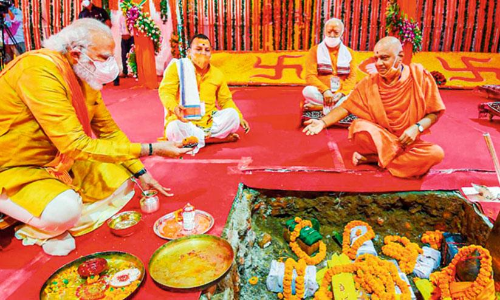 മാലാഖയും മനുഷ്യനും പിന്നെ മോദിയും