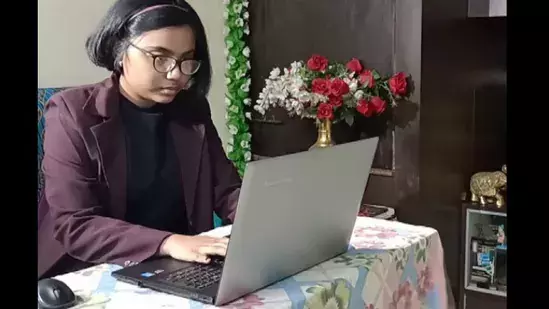 നാസ വെർച്വൽ പാനലിലേക്ക് തെരഞ്ഞെടുക്കപ്പെട്ട് ഇന്ത്യയിൽന്ന് 14 കാരി; ആഘോഷമാക്കി സമൂഹ മാധ്യമങ്ങൾ നാസ വെർച്വൽ പാനലിലേക്ക് തെരഞ്ഞെടുക്കപ്പെട്ട് ഇന്ത്യയിൽന്ന് 14 കാരി; ആഘോഷമാക്കി സമൂഹ മാധ്യമങ്ങൾ