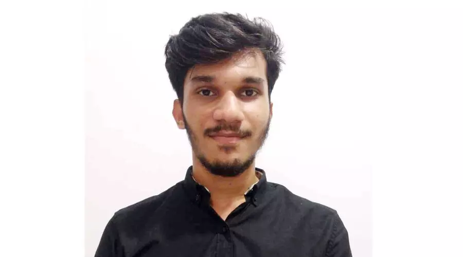 പ്ലാവിലയിൽ രാജ്യങ്ങളുടെ പേരെഴുതി ഇന്ത്യ ബുക്ക് ഓഫ് റെക്കോഡ്സിലേക്ക്