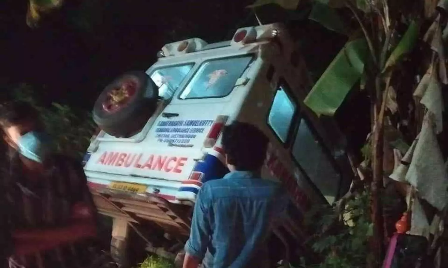 ആംബുലൻസ് നിയന്ത്രണം വിട്ട് മറിഞ്ഞു