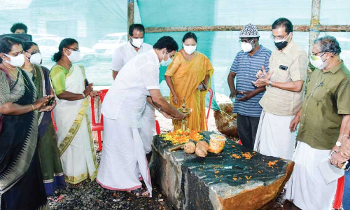 ശക്തനെ മാർക്കറ്റിലേക്ക് മാറ്റിയെന്ന് എം.എൽ.എ; ഗാന്ധി ശിൽപം വരുമെന്ന്​ മേയർ