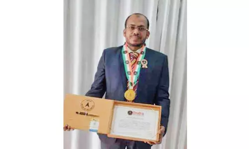 അ​ഞ്ചു​മാ​സ​ത്തി​നി​ടെ അ​ഞ്ച് പു​സ്ത​ക​ങ്ങ​ൾ; ഡോ. സലിൽ ഹസന് ഇ​ന്ത്യ ബു​ക്ക് ഓ​ഫ് റെ​ക്കോ​ഡ്‌​സ് അംഗീകാരം