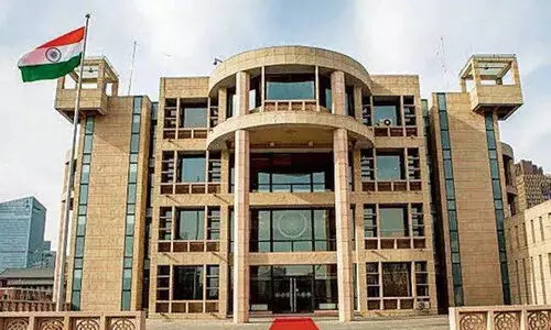 അഫ്​ഗാനിസ്​താനിലെ ഇന്ത്യൻ  കോൺസു​ലെറ്റുകളിൽ താലിബാൻ പരിശോധന; വാഹനങ്ങൾ കടത്തിക്കൊണ്ടുപോയി