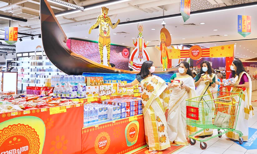 ലു​ലു​വി​ൽ ഒാ​ണ​സ​ദ്യ ബു​ക്കി​ങ്​ ഇ​ന്നു​കൂ​ടി