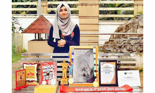 ഖുർആൻ വാക്യങ്ങൾ അരിമണിയിൽ; മറിയത്തിന്​ ലോക റെക്കോഡ്