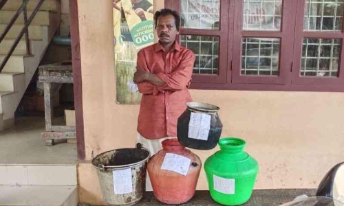 കൊലപാതക കേസ്​ പ്രതി ചാരായവും കോടയുമായി പിടിയിൽ