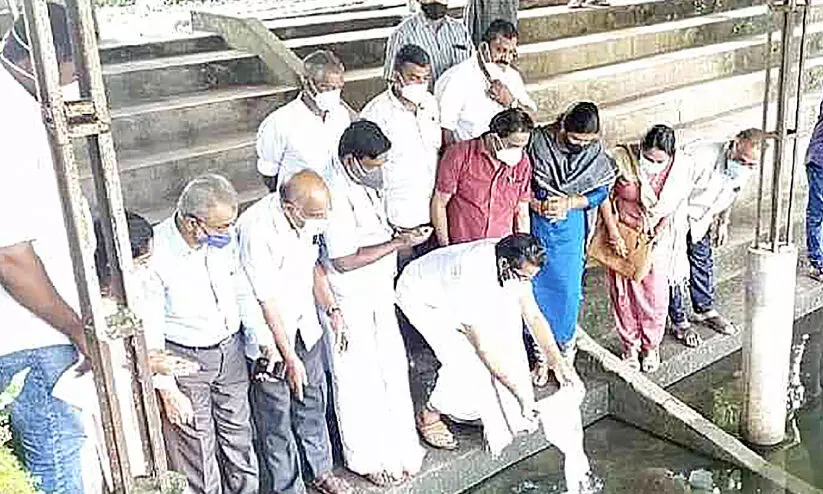 കാക്കാഴം മുസ്ലിം ജമാഅത്ത് കുളത്തിൽ മത്സ്യകൃഷിക്ക് തുടക്കം കാക്കാഴം മുസ്ലിം ജമാഅത്ത് കുളത്തിൽ മത്സ്യകൃഷിക്ക് തുടക്കം