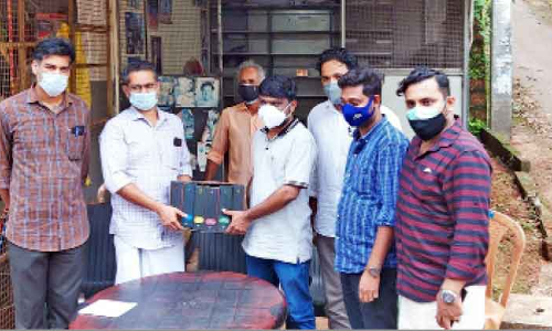 അക്ഷര വായനശാലക്ക് കുവൈത്ത്​ കൊയിലാണ്ടി കൂട്ടായ്‍മ പുസ്​തകങ്ങൾ നൽകി