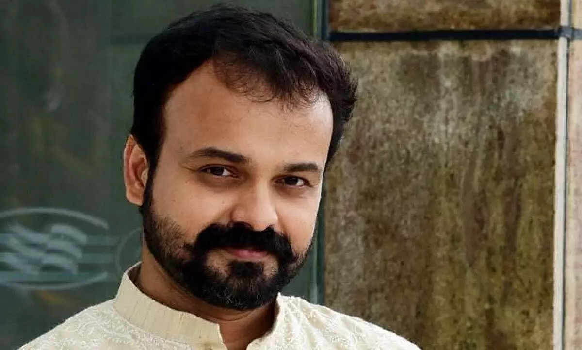 ചേര ക്രിസ്ത്യൻ വികാരം വൃണപ്പെടുത്തുന്നു; കുഞ്ചാക്കോ ബോബനെതിരെ സൈബർ ആക്രമണം ചേര ക്രിസ്ത്യൻ വികാരം വൃണപ്പെടുത്തുന്നു; കുഞ്ചാക്കോ ബോബനെതിരെ സൈബർ ആക്രമണം