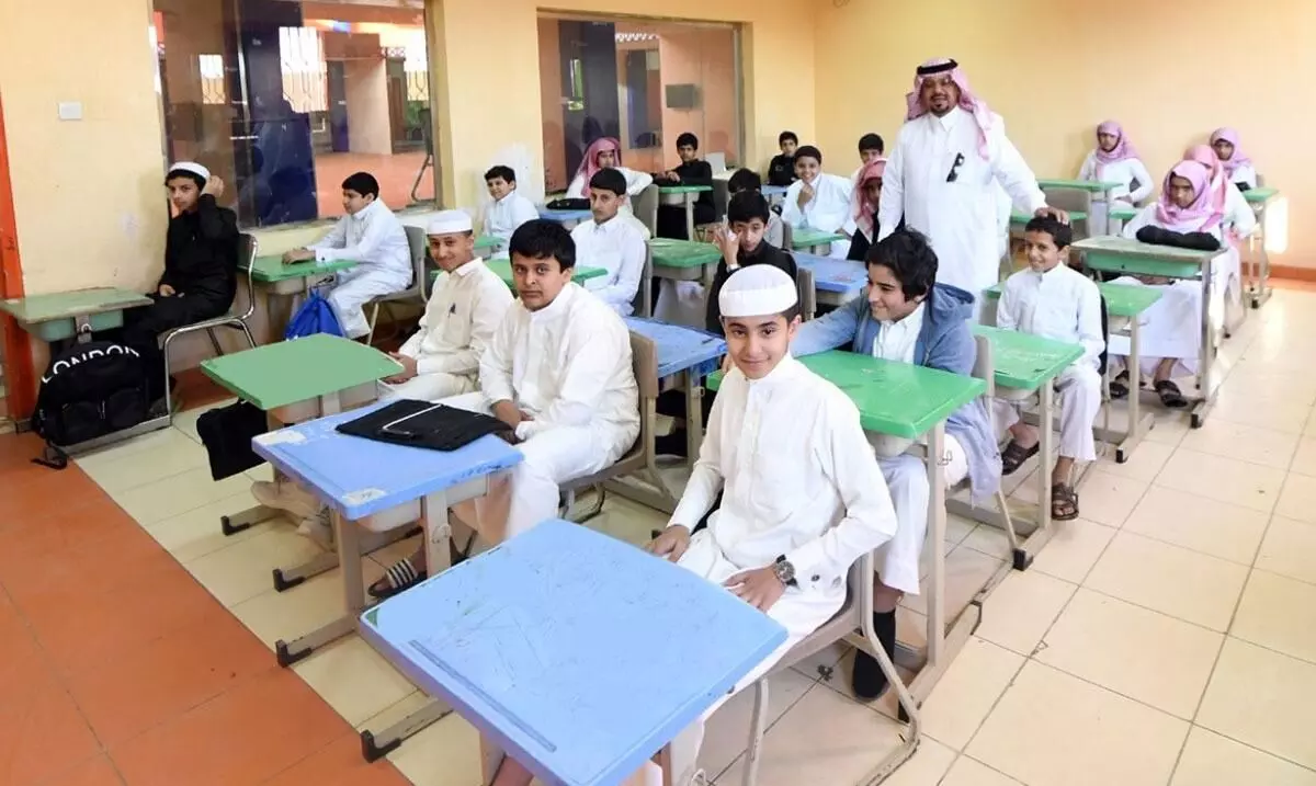 സൗദിയിൽ ആഗസ്റ്റ് 29 മുതൽ സ്കൂളുകൾ തുറക്കുന്നു; ഒരുക്കങ്ങൾക്കായി അധ്യാപകരെത്തി സൗദിയിൽ ആഗസ്റ്റ് 29 മുതൽ സ്കൂളുകൾ തുറക്കുന്നു; ഒരുക്കങ്ങൾക്കായി അധ്യാപകരെത്തി
