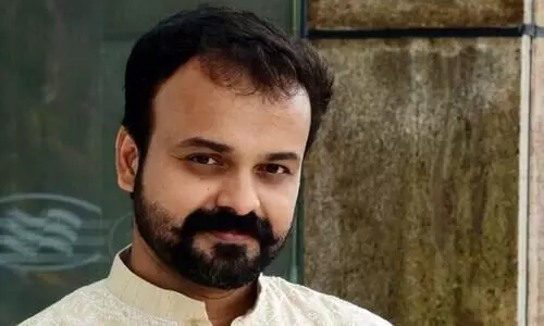 ചേര ക്രിസ്​ത്യൻ വികാരം വൃണപ്പെടുത്തുന്നു; കുഞ്ചാക്കോ ബോബനെതിരെ സൈബർ ആക്രമണം