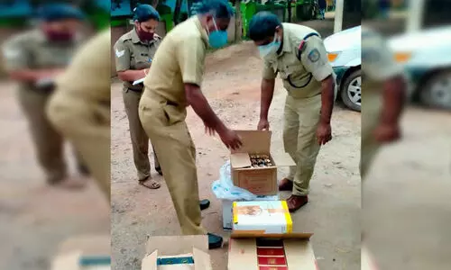 കാറിൽ നിന്ന്​ മദ്യം പിടികൂടി