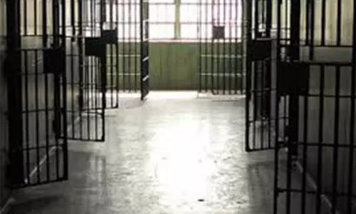 പരോളിലുള്ള തടവുകാർ മടങ്ങിയെത്തണമെന്ന്​ ജയിൽ മേധാവി; വിമർശനം