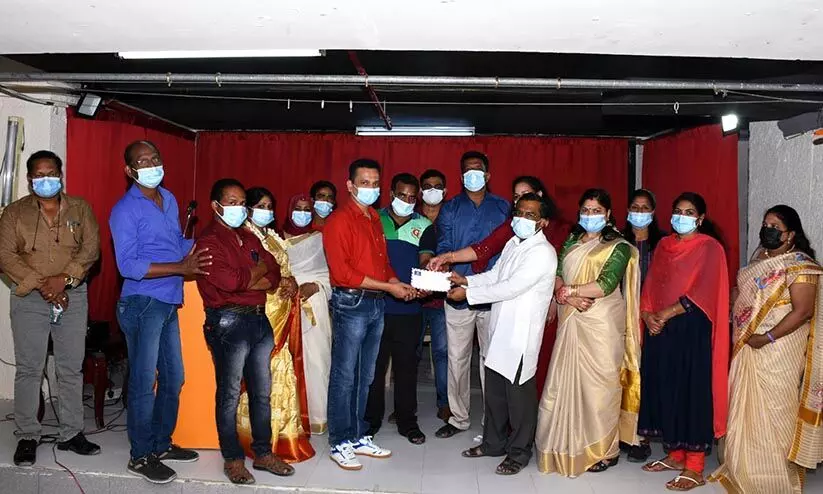 സ്പന്ദനം കുവൈത്ത് ചികിത്സ സഹായം കൈമാറി സ്പന്ദനം കുവൈത്ത് ചികിത്സ സഹായം കൈമാറി