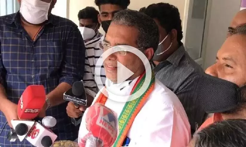 വാരിയംകുന്നത്ത് കേരളത്തിലെ ആദ്യത്തെ താലിബാന്റെ തലവനായിരുന്നുവെന്ന് അബ്ദുല്ലകുട്ടി വാരിയംകുന്നത്ത് കേരളത്തിലെ ആദ്യത്തെ താലിബാന്റെ തലവനായിരുന്നുവെന്ന് അബ്ദുല്ലകുട്ടി