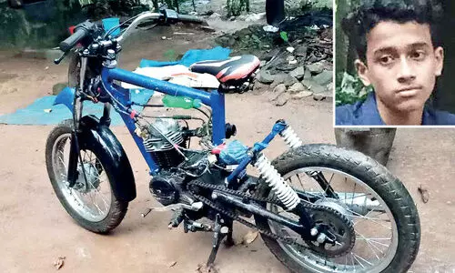 ആക്രിസാധനങ്ങൾ കൂട്ടിച്ചേർത്ത് ബൈക്കുണ്ടാക്കി പത്താം ക്ലാസ് വിദ്യാർഥി