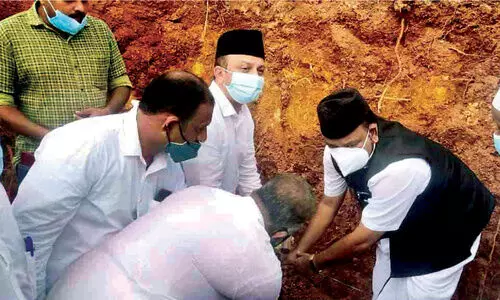 സുനീറി​െൻറ കുടുംബത്തിന്​ കെ.എം.സി.സി വീട് നിർമിക്കുന്നു