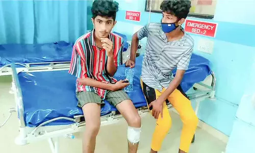 മ​ദ്യ​ല​ഹ​രി​യിൽ പടക്കമേറ്​; വിദ്യാർഥിക്ക് പരിക്ക്