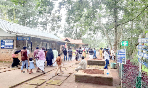 ഇടുക്കി കാണാൻ ഒാണത്തിരക്ക്