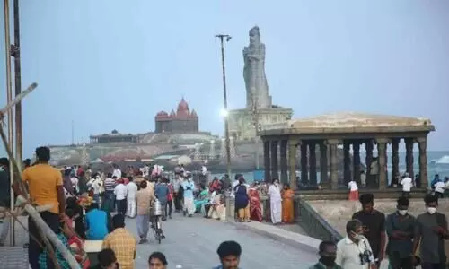 കന്യാകുമാരിയിൽ വിനോദസഞ്ചാരികളെ പ്രവേശിപ്പിച്ച് തുടങ്ങി