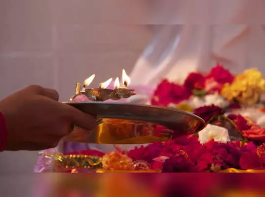 പട്ടിക ജാതിക്കാരനായ പാരമ്പര്യ കർമിയെ ക്ഷേത്രത്തിൽ പ്രവേശിക്കാൻ അനുവദിക്കുന്നില്ലെന്ന് പരാതി പട്ടിക ജാതിക്കാരനായ പാരമ്പര്യ കർമിയെ ക്ഷേത്രത്തിൽ പ്രവേശിക്കാൻ അനുവദിക്കുന്നില്ലെന്ന് പരാതി