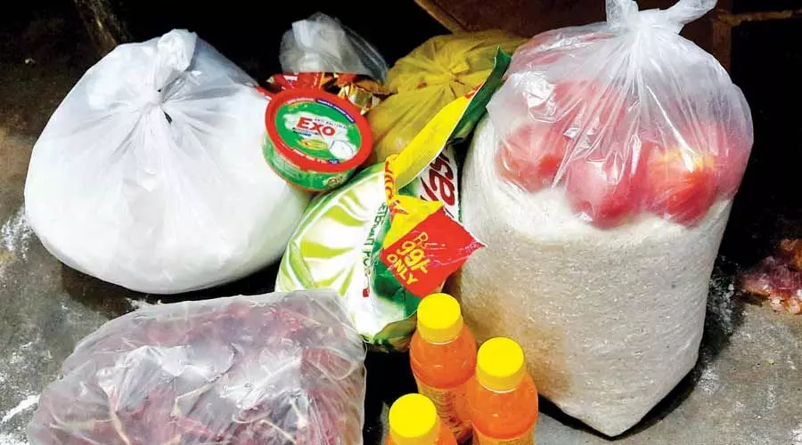 കടയുടമയെ കബളിപ്പിച്ച് യുവാവ് പട്ടാപ്പകൽ പണം കവർന്നു കടയുടമയെ കബളിപ്പിച്ച് യുവാവ് പട്ടാപ്പകൽ പണം കവർന്നു