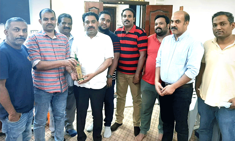 സാമൂഹിക പ്രവർത്തകരെ ആദരിച്ചു സാമൂഹിക പ്രവർത്തകരെ ആദരിച്ചു