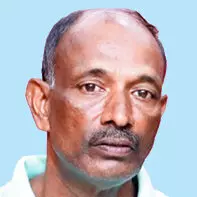 ഓ​ട്ട​ത്തി​നി​െ​ട പി​ക്​​അ​പ് വാ​ൻ ഡ്രൈ​വ​ർ കു​ഴ​ഞ്ഞു​വീ​ണ് മ​രി​ച്ചു