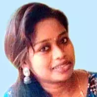 സ്കൂ​ട്ട​റി​െൻറ ട​യ​ർ പൊ​ട്ടി​ത്തെ​റി​ച്ചു​ണ്ടാ​യ അ​പ​ക​ട​ത്തി​ൽ യു​വ​തി മ​രി​ച്ചു