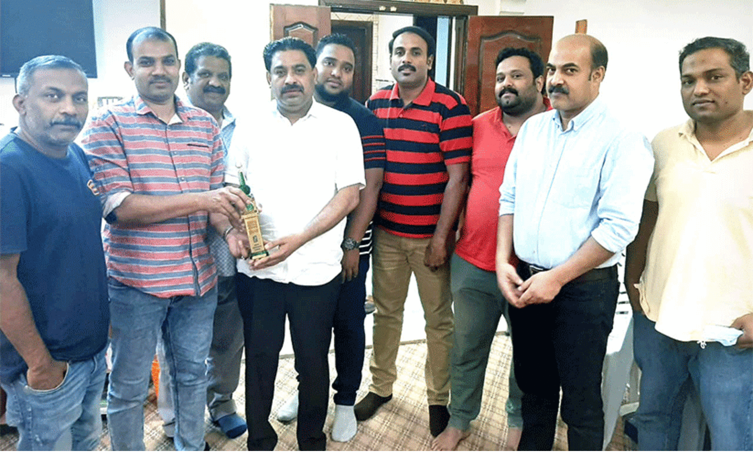 സാ​മൂ​ഹി​ക പ്ര​വ​ർ​ത്ത​ക​രെ ആ​ദ​രി​ച്ചു