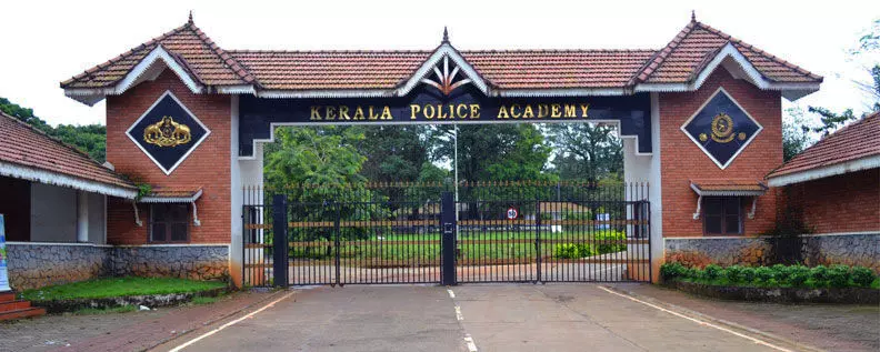 പരിശീലനത്തിനെത്തിയ പൊലീസ് ട്രെയിനികൾ മദ്യപിച്ചു; പരിശോധനക്കെത്തിച്ചപ്പോൾ ഓടിരക്ഷപ്പെട്ടു പരിശീലനത്തിനെത്തിയ പൊലീസ് ട്രെയിനികൾ മദ്യപിച്ചു; പരിശോധനക്കെത്തിച്ചപ്പോൾ ഓടിരക്ഷപ്പെട്ടു