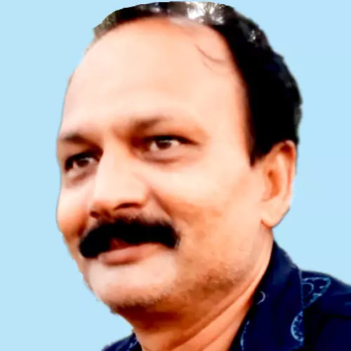 ഗ​ൾ​ഫി​ലേ​ക്ക് മ​ട​ങ്ങാ​നി​രു​ന്ന പ്ര​വാ​സി ഹൃ​ദ​യാ​ഘാ​തം​മൂ​ലം മ​രി​ച്ചു