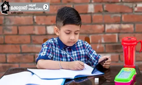 മക്കളാണ്​ നമുക്ക്​ കൈപിടിക്കാം; ഡി​ജി​റ്റ​ൽ കാ​ല​ത്തെ കൗ​മാ​രം