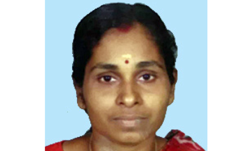 ലോ​റി​യി​ടി​ച്ച് വീ​ട്ട​മ്മ​ക്ക് ദാ​രു​ണാ​ന്ത്യം; മ​ക​ന് പ​രി​ക്ക്