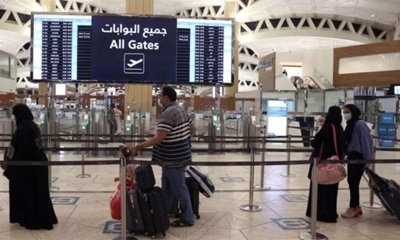 യാത്രവിലക്കിലെ ഇളവ് ഗുണം ചെയ്യുക പതിനായിരങ്ങൾക്ക് യാത്രവിലക്കിലെ ഇളവ് ഗുണം ചെയ്യുക പതിനായിരങ്ങൾക്ക്