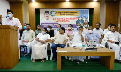 വൃ​ദ്ധ​ർ​ക്കും രോ​ഗി​ക​ൾ​ക്കും ക​രു​ണ​യും സ്നേ​ഹ​വും ന​ൽ​ക​ണം –സാ​ദി​ഖ​ലി ശി​ഹാ​ബ്‌ ത​ങ്ങ​ൾ