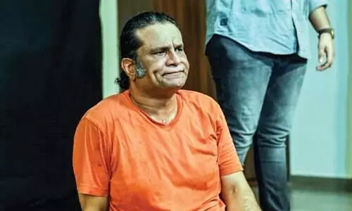 വീ​ട്ടു​നാ​ട​ക​ങ്ങ​ൾ ഫേ​സ്​​ബു​ക്ക്​ ലൈ​വാ​ക്കി; 10​ ക​ലാ​കാ​ര​ന്മാ​ർ​ക്കാ​യി ഒ​രു ല​ക്ഷം രൂ​പ ന​ൽ​കി