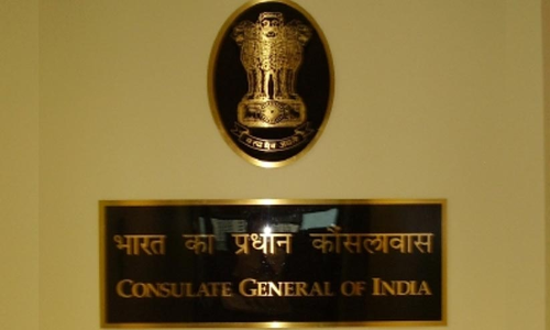 ഇന്ത്യൻ കോൺസുലർ സംഘത്തിന്‍റെ അബഹ സന്ദർശനം: അറ്റസ്​റ്റേഷൻ 30 പേർക്ക് മാത്രം; നൂറുകണക്കിന്​ പേർ പുറത്ത്​