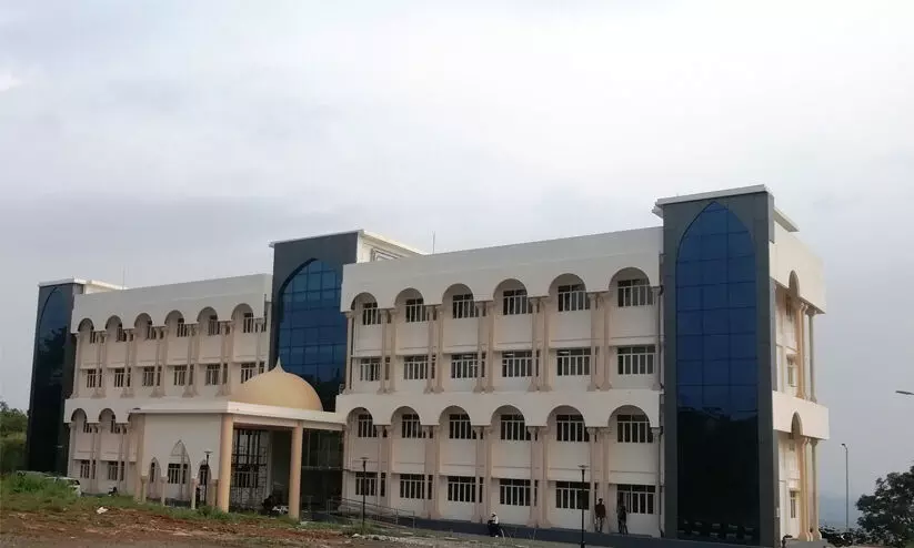 പു​തി​യ കോ​ഴ്‌​സു​ക​ൾ ഇ​ല്ലാ​തെ ഈ ​അ​ധ്യ​യ​ന വ​ർ​ഷ​വും അ​ലീ​ഗ​ഢ്