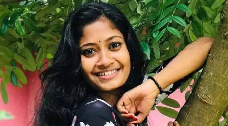 അശ്വതിക്ക് ഇനിയും പഠിക്കണം, നൃത്തം ചെയ്യണം; സഹായം പ്രതീക്ഷിച്ച് കുടുംബം അശ്വതിക്ക് ഇനിയും പഠിക്കണം, നൃത്തം ചെയ്യണം; സഹായം പ്രതീക്ഷിച്ച് കുടുംബം