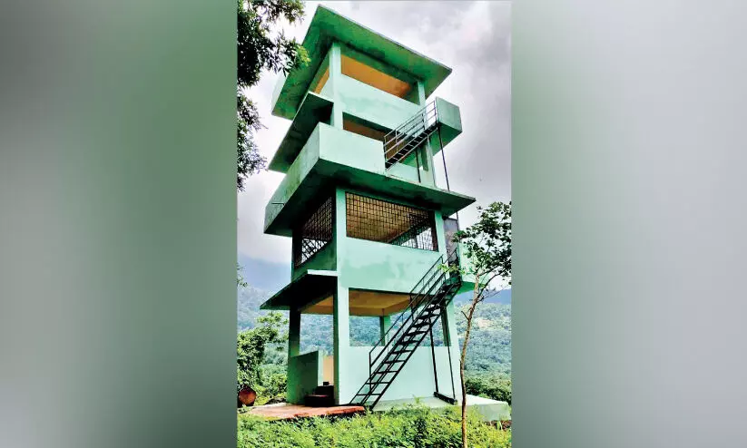 കാ​ഴ്​​ച​ക​ളി​ലേ​ക്ക്​ മി​ഴി തു​റ​ക്കാം; തു​ടി​ക്കോ​ട് വാ​ച്ച് ട​വ​ർ തു​റ​ന്നു