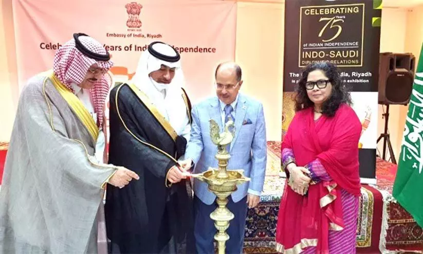 കലാസൃഷ്ടികൾ ഇന്ത്യ-സൗദി സാംസ്കാരിക സൗഹൃദത്തിെൻറ അനുയോജ്യ പ്രതിനിധാനം –അംബാസഡർ കലാസൃഷ്ടികൾ ഇന്ത്യ-സൗദി സാംസ്കാരിക സൗഹൃദത്തിെൻറ അനുയോജ്യ പ്രതിനിധാനം –അംബാസഡർ