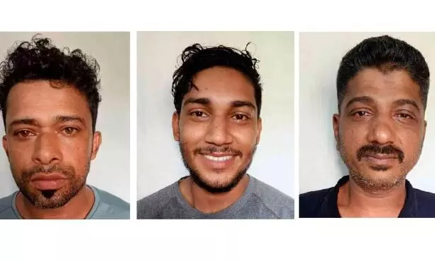 കരിപ്പൂർ സ്വർണക്കവർച്ച: മാഫിയ തലവനടക്കം മൂന്നുപേർകൂടി പിടിയിൽ കരിപ്പൂർ സ്വർണക്കവർച്ച: മാഫിയ തലവനടക്കം മൂന്നുപേർകൂടി പിടിയിൽ