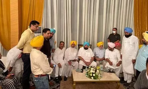 Amarinder Singhs show of strength with over 50 MLAs, 8 MPs amid face-off with Navjot Sidhu
