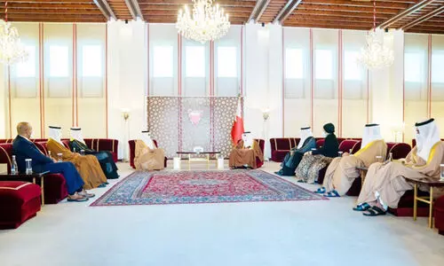 പുതിയ അംബാസഡർമാരുമായി കിരീടാവകാശി ചർച്ച നടത്തി